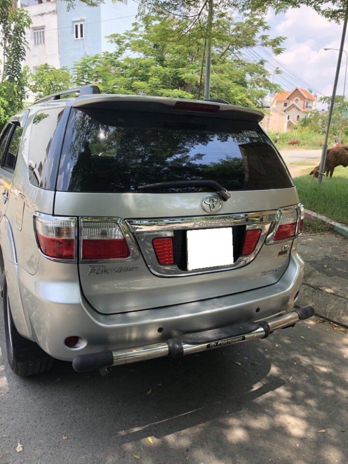 Bán xe Fortuner 2010 AT máy xăng 2cầu màu bạc