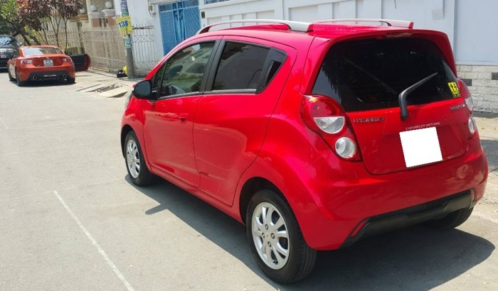 Nhà cần bán xe Spark 2015, bản LTZ, số tự động màu đỏ