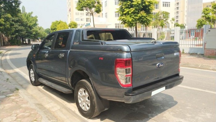 Bán xe Ford Ranger 2017 số sàn màu xám cực zin