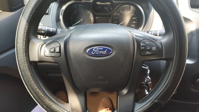 Bán xe Ford Ranger 2017 số sàn màu xám cực zin