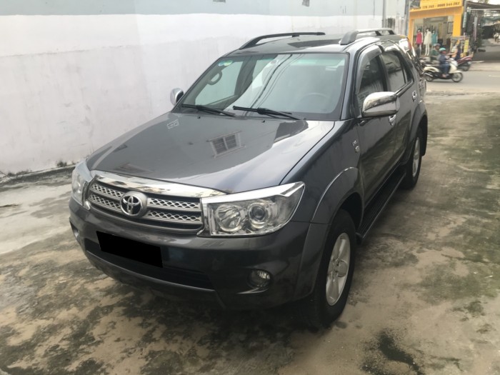 Bán em Fortuner G 2010 dầu số sàn xám chì zin một chủ.