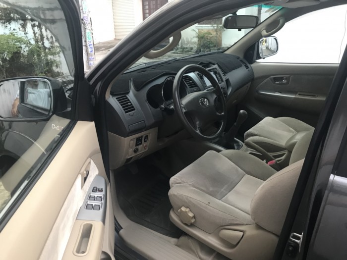 Bán em Fortuner G 2010 dầu số sàn xám chì zin một chủ.