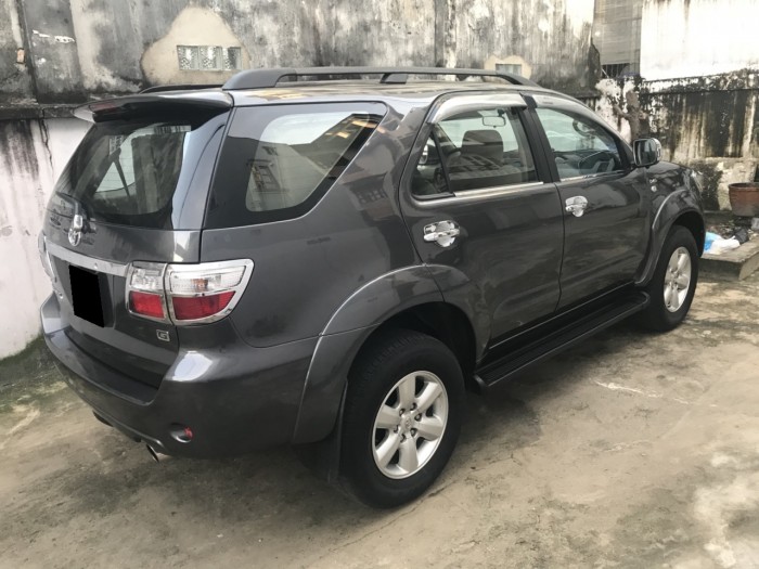 Bán em Fortuner G 2010 dầu số sàn xám chì zin một chủ.