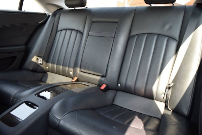 Bán xe Mercedes cls550 màu đen đời 2006 đk 2008 số tự động 7 cấp