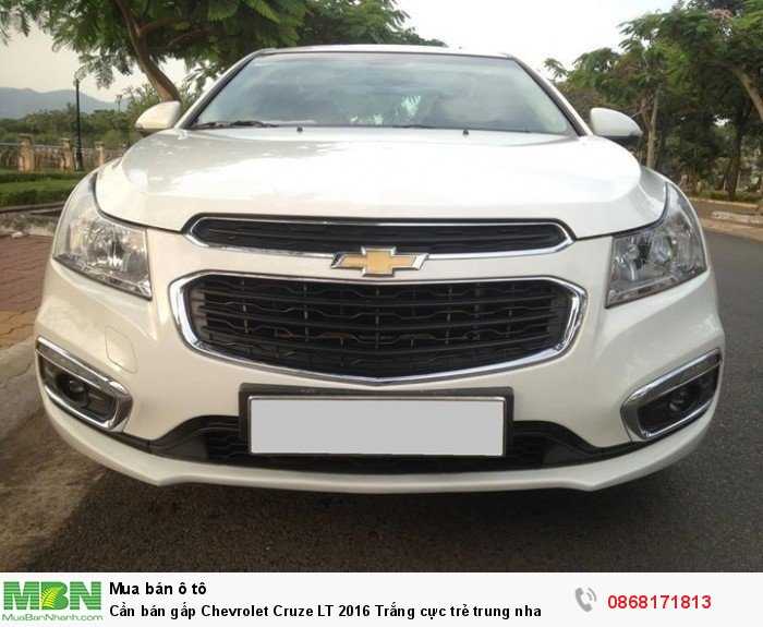Cần bán gấp Chevrolet Cruze LT 2016 Trắng cực trẻ trung nha