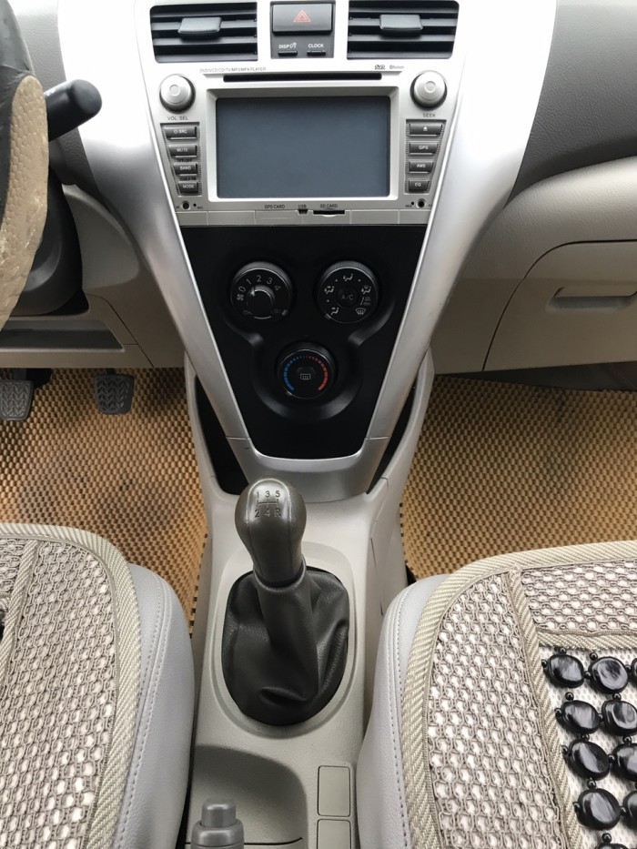 Bán Toyota Vios 1.5 E đời 2013, màu bạc, 405 triệu. Nói k với Limo taxi