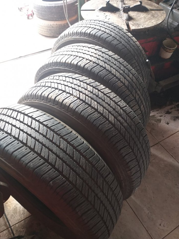 Lốp bridgestone 265/65r17 mới 95%, date 2017
