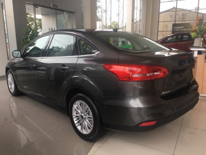 Quận 8 _Ford Focus, chiếc xe vượt trên cả mong đợi của bạn !