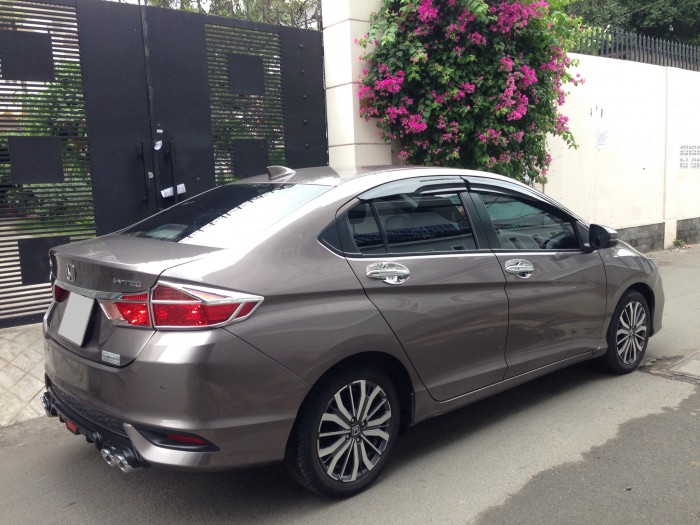 Cần bán xe Honda City 2017 đk 2018 số tự động phom mới