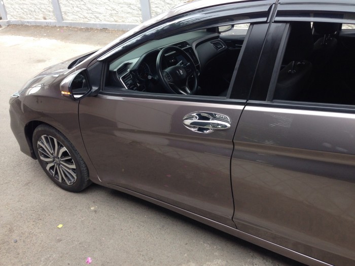Cần bán xe Honda City 2017 đk 2018 số tự động phom mới