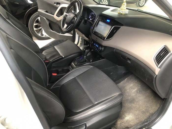 Bán Hyundai Creta 1.6AT màu trắng máy xăng số tự động nhập Ấn Độ 2016 biển Sài Gòn đi 45000km