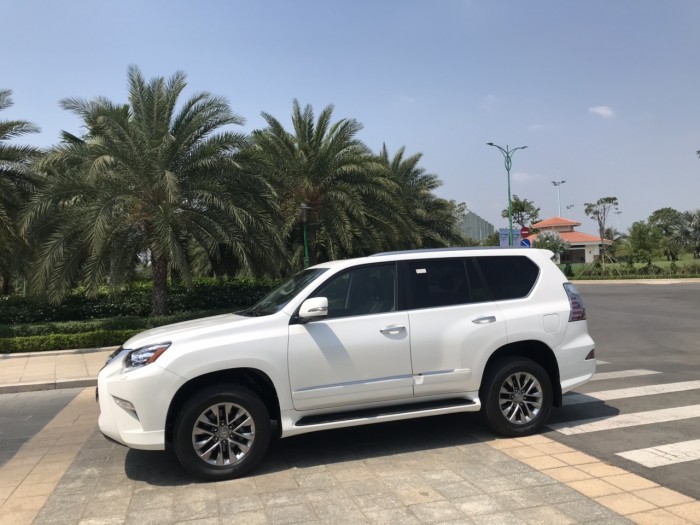Bán xe Lexus GX460 đời 2016 màu trắng nội thất đen, bstp 1 chủ
