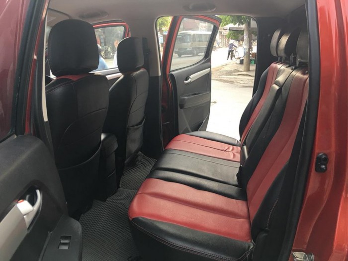 Bán nhanh em Isuzu Dmax số sàn 2017 máy dầu màu đỏ độc nhất đẹp.