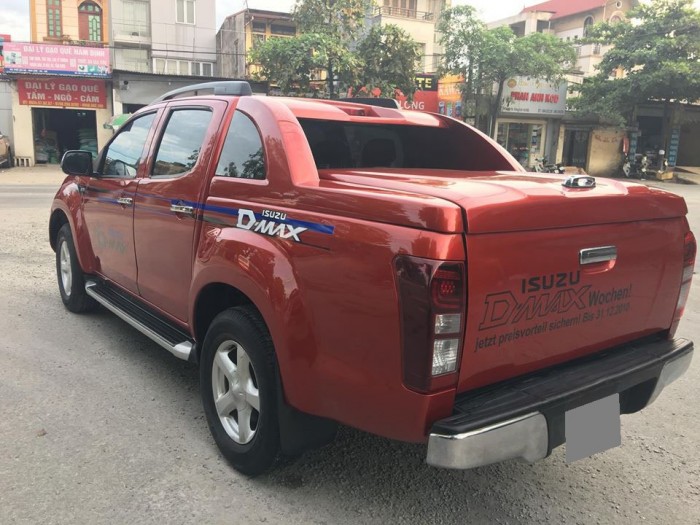 Bán nhanh em Isuzu Dmax số sàn 2017 máy dầu màu đỏ độc nhất đẹp.