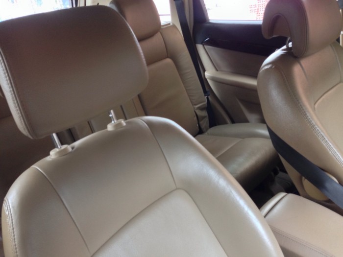Đổi xe bán Captiva LTZ 2009 màu bạc đi chuẩn 63 000 km.