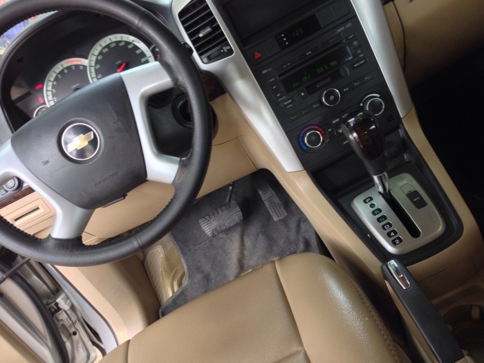 Đổi xe bán Captiva LTZ 2009 màu bạc đi chuẩn 63 000 km.