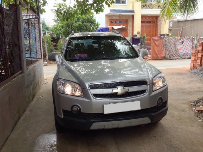 Đổi xe bán Captiva LTZ 2009 màu bạc đi chuẩn 63 000 km.