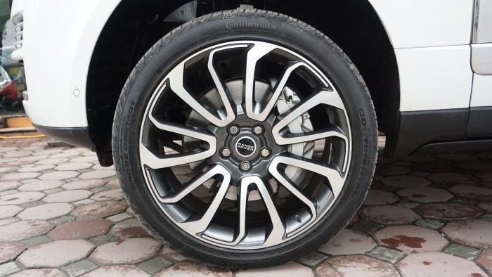 Bán ô tô LandRover Range Rover HSE 3.0 màu trắng sản xuất 2016, ĐK 21/12/2017 màu trắng.LH: 0982.842838