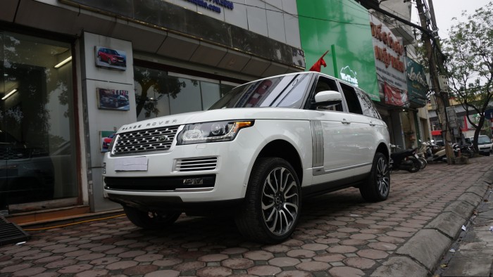 Bán ô tô LandRover Range Rover HSE 3.0 màu trắng sản xuất 2016, ĐK 21/12/2017 màu trắng.LH: 0982.842838