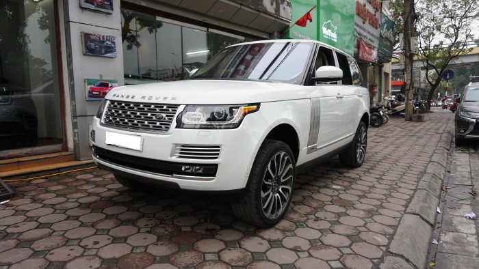 Bán ô tô LandRover Range Rover HSE 3.0 màu trắng sản xuất 2016, ĐK 21/12/2017 màu trắng.LH: 0982.842838