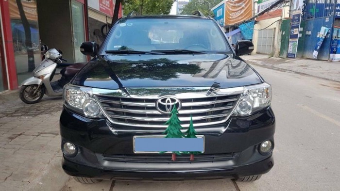 Bán Fortuner máy xăng 2012 số tự động màu đen