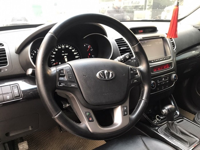 Kia Sorento 2.4AT,màu vàng cát, SX 2015,