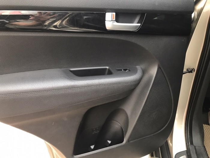 Kia Sorento 2.4AT,màu vàng cát, SX 2015,