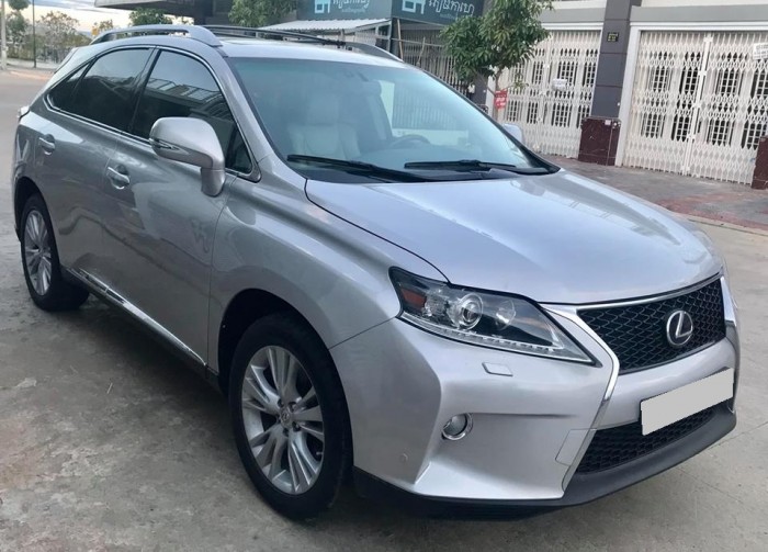 Cần bán Lexus Rx450h 2009 màu bạc fom mới