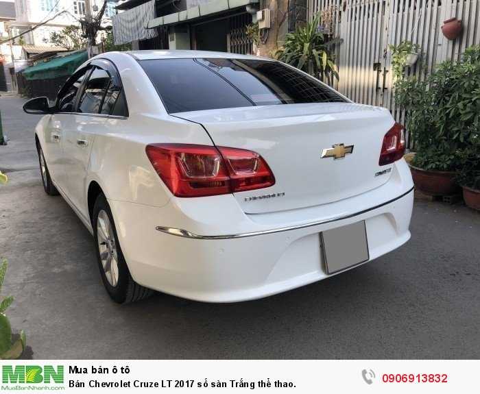 Bán Chevrolet Cruze LT 2017 số sàn Trắng thể thao.