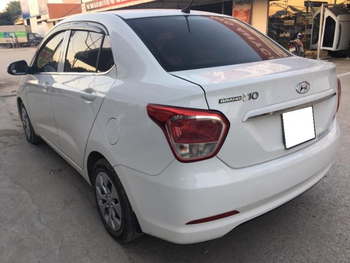 Cần bán xe Hyundai Grand i10 đời 2016 số sàn màu trắng
