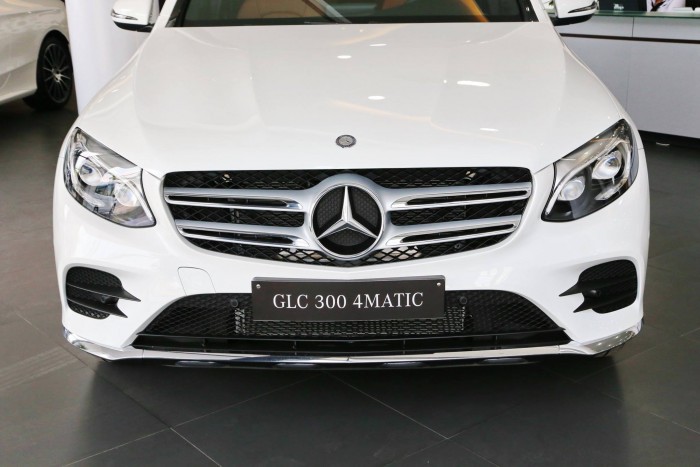 Mercedes GLC 300 AMG 4MATIC  - Xe Giao Ngay - Giá Tốt Nhất Cả Nước - Trả góp 85% giá xe