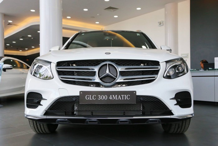 Mercedes GLC 300 AMG 4MATIC  - Xe Giao Ngay - Giá Tốt Nhất Cả Nước - Trả góp 85% giá xe