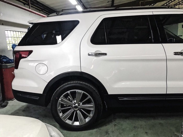 Ford Expolrer, Giá siêu tốt trong tháng ,xe giao trong tháng , đủ màu !