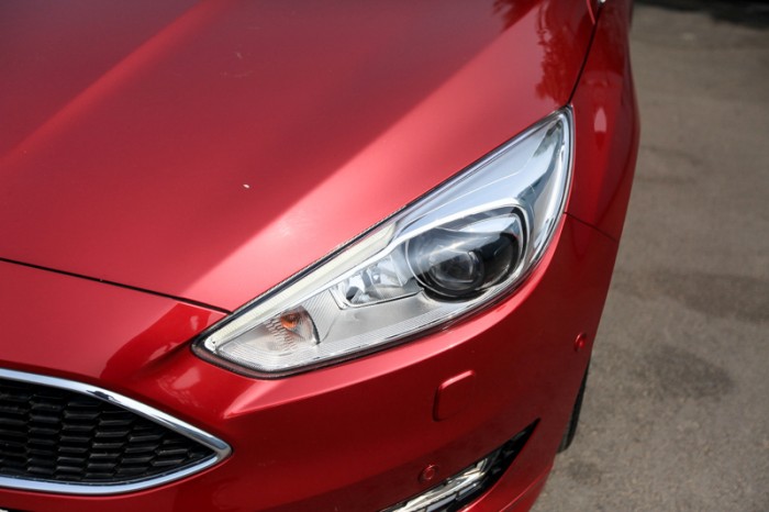 Ford Focus chiếc xe gia đình với động cơ tốt nhất !