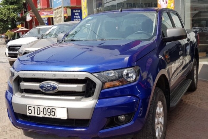 Ranger XLS AT, 2016 đăng ký 2017, xe demo cty, màu xanh biển, bảo hành hãng, đẹp như ảnh