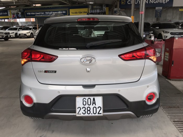 Bán Hyundai i20 Active 1.4AT màu bạc số tự động nhập Ấn Độ 2015 biển Đồng Nai