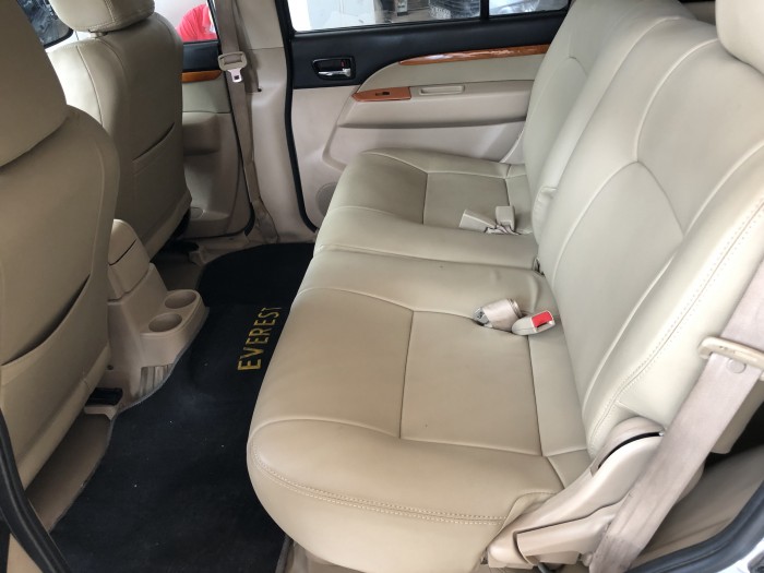 Bán Ford Everest 4x2 AT sx 2k12 ghi vàng