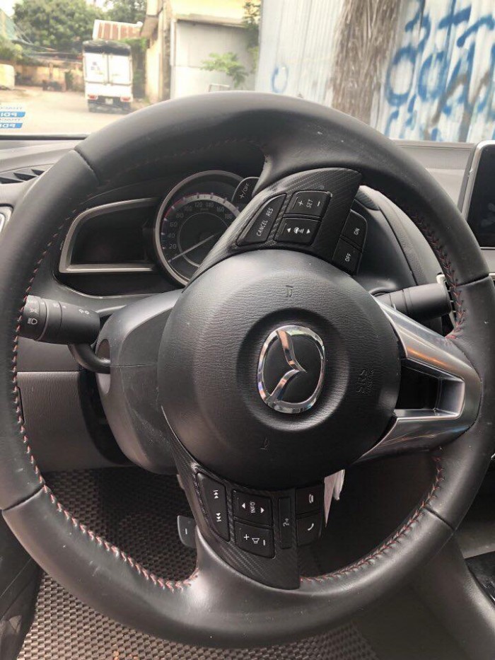 Cần tiền bán Mazda3, sx2017, số tự động màu trắng, gia đình sử dụng