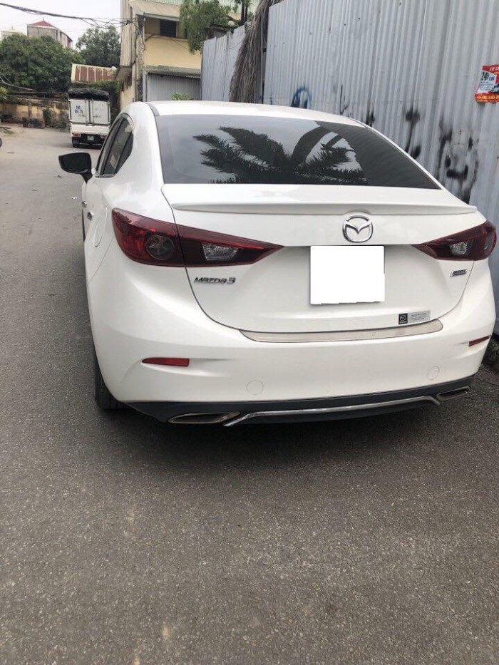 Cần tiền bán Mazda3, sx2017, số tự động màu trắng, gia đình sử dụng