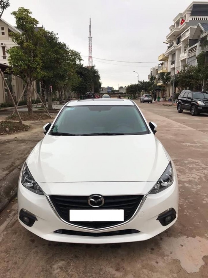 Bán Mazda 3 tự động 2018 Trắng trẻ đẹp lung linh.