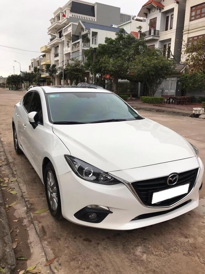 Bán Mazda 3 tự động 2018 Trắng trẻ đẹp lung linh.