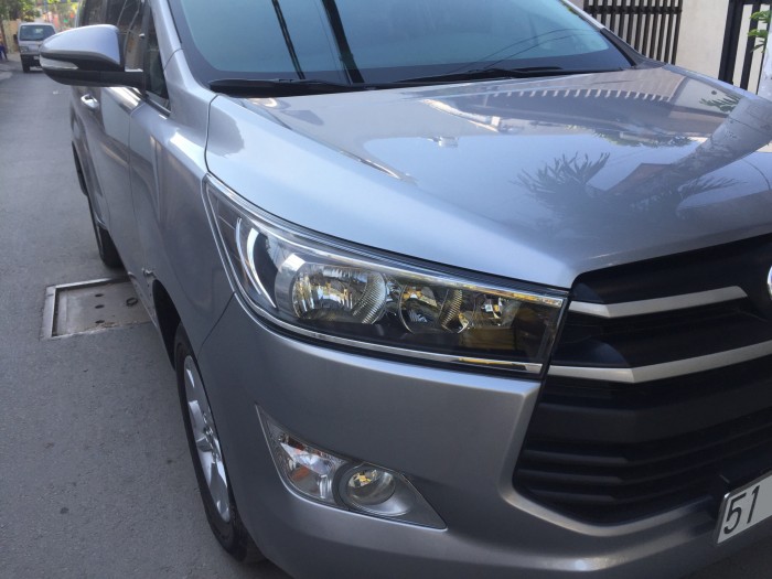 Bán xe Innova 2017 số sàn màu xám đẹp lăm luôn