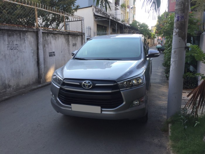 Bán xe Innova 2017 số sàn màu xám đẹp lăm luôn