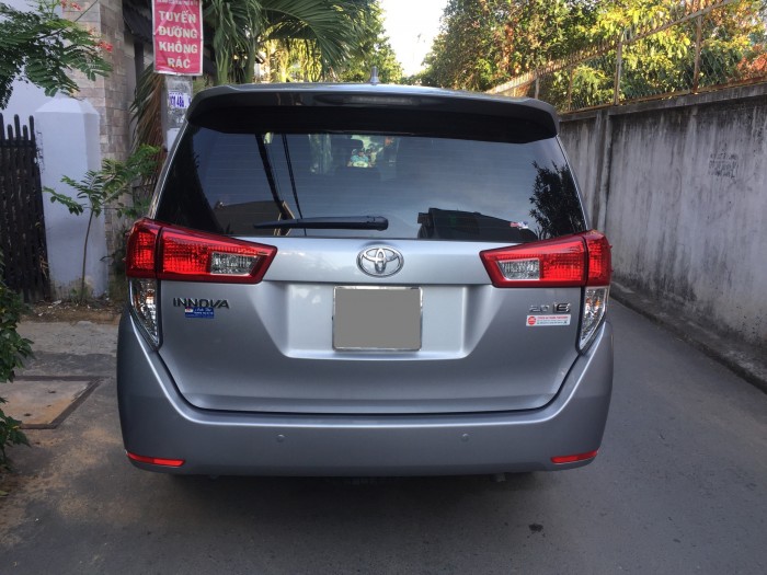 Bán xe Innova 2017 số sàn màu xám đẹp lăm luôn