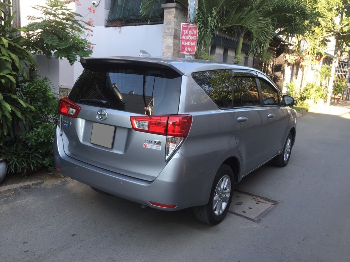 Bán xe Innova 2017 số sàn màu xám đẹp lăm luôn