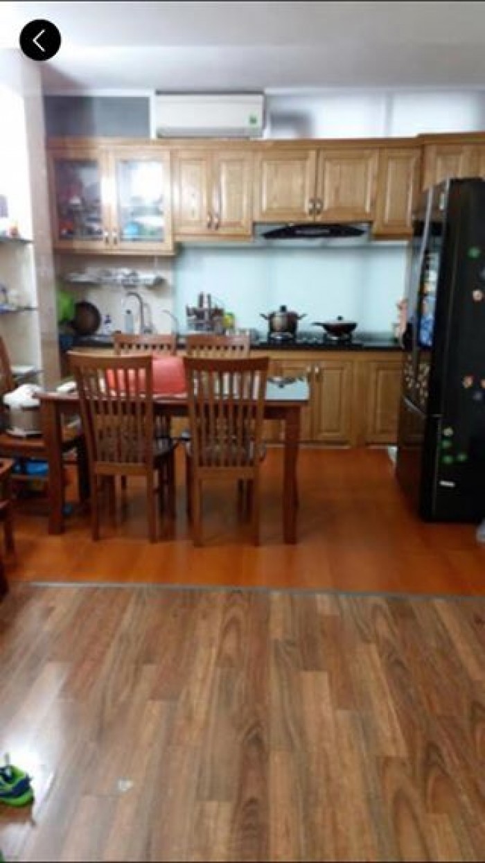 Có ngay nhà trung tâm phố Hoàng Cầu 35m2 5 tầng MT 4m