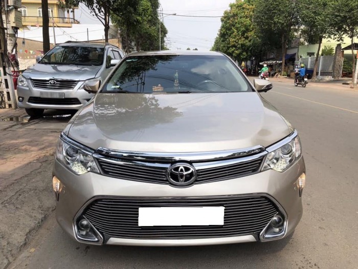 Cần bán xe Camry 2015, 2.5Q, màu vàng cát, còn mới tinh