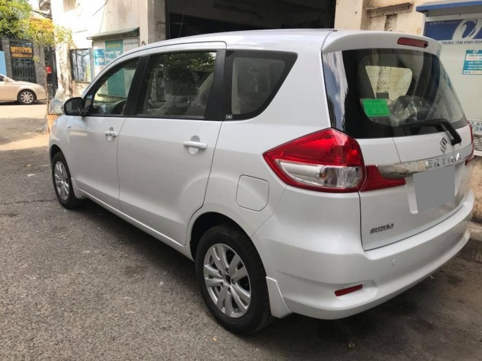 Bán Suzuki Ertiga 2017 tự động nhập Indonesia màu trắng rất đẹp