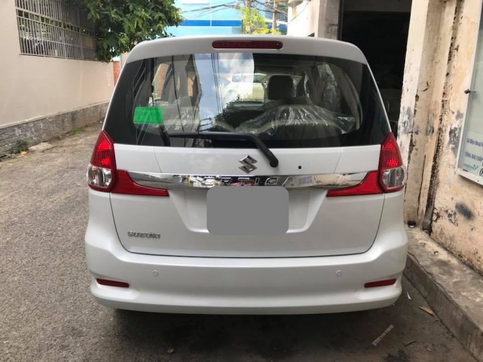 Bán Suzuki Ertiga 2017 tự động nhập Indonesia màu trắng rất đẹp