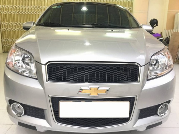 Cần bán Aveo LT 2017 số sàn, màu bạc. odo 28.000km